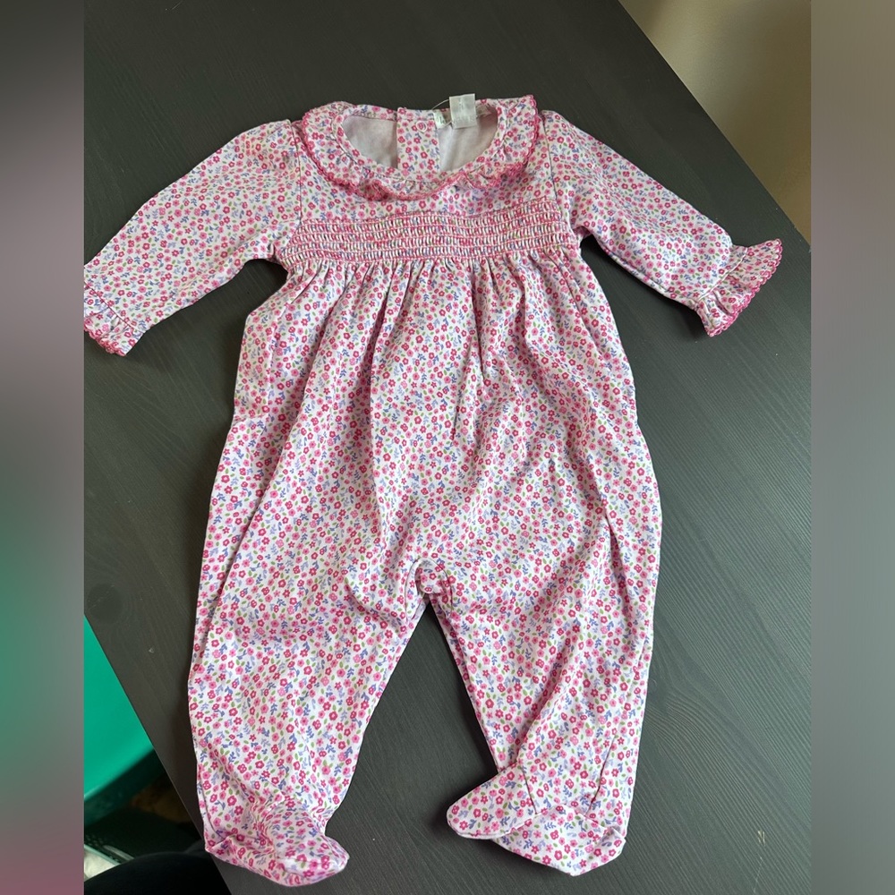 Kissy kissy newborn outfit- NWT
